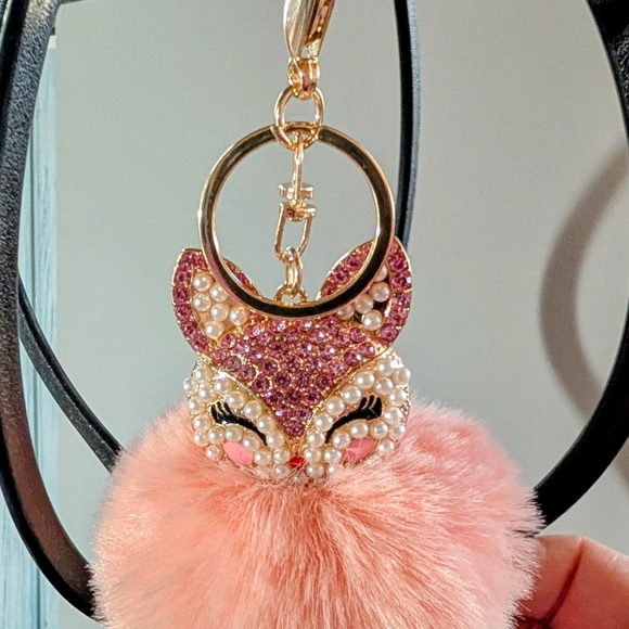 Pink Fox Fur & Pearl Keychain - Picture 3 of 4